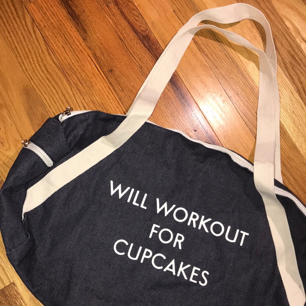 Will Workout For Cupcakes Denim Gymbag *NWOT* - Picture 2 of 3